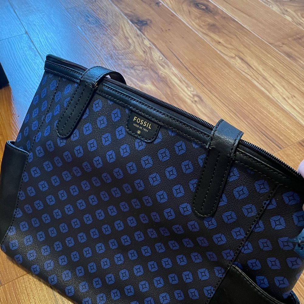 Fossil tote bag